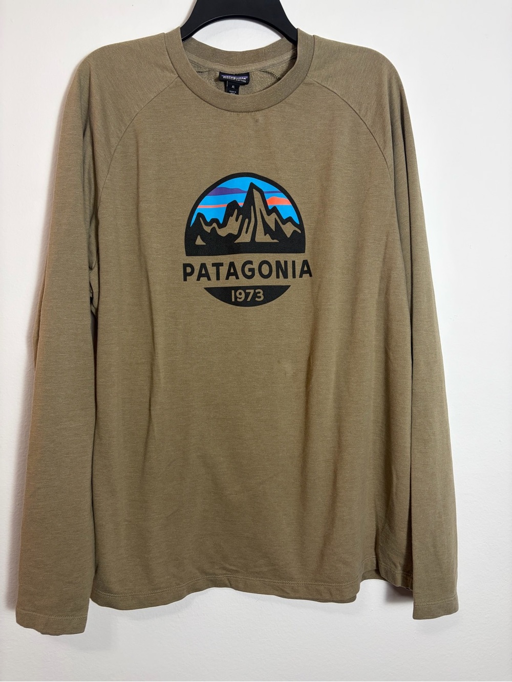 Patagonia Organic Cotton Long Sleeve Graphic Tee XL Beige Outdoor Shirt Grandpa